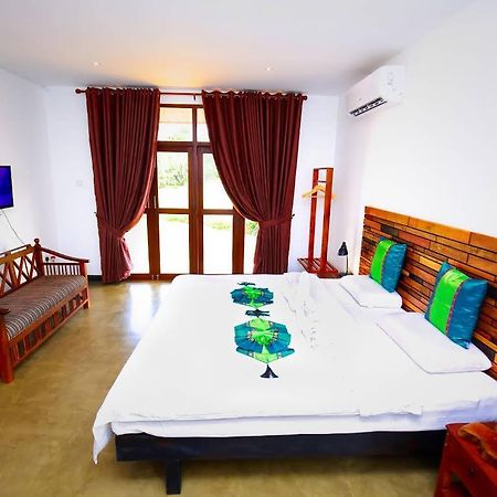 Ceyloni Hotel Sigiriya Buitenkant foto